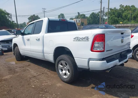 2022 Ram 1500 Big Horn 4X4 6'4 Box z USA, uszkodzony, nr VIN 1C6SRFBT5NN338083